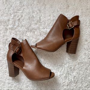 *SOLD* Peep Toe Booties